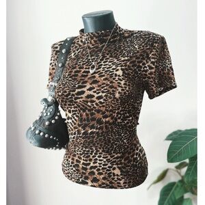 Vintage 2000s | Cheetah/Leopard Print Top